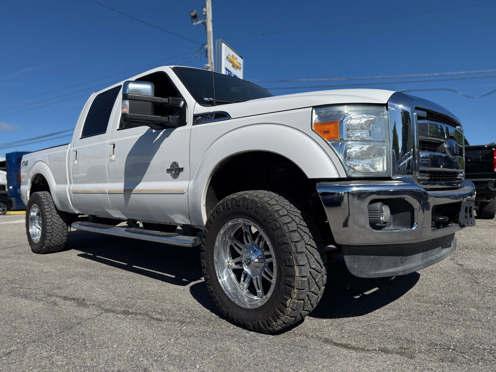 Used 2015 Ford F250 Lariat w/ Lariat Ultimate Package AWD/4WD image 24
