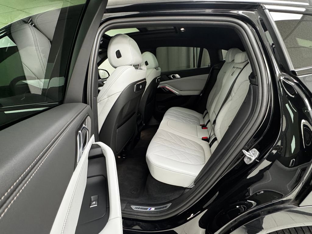 Used 2024 BMW X6 xDrive40i w/ Premium Package image 12