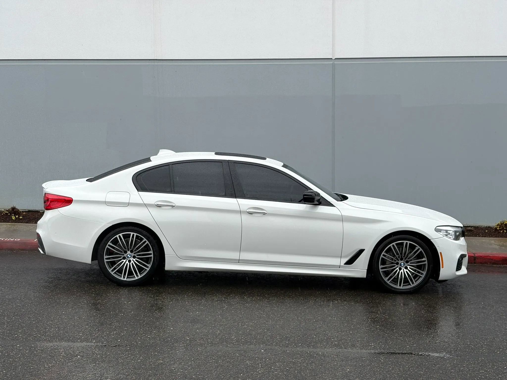 Used 2018 BMW 540i RWD image 7