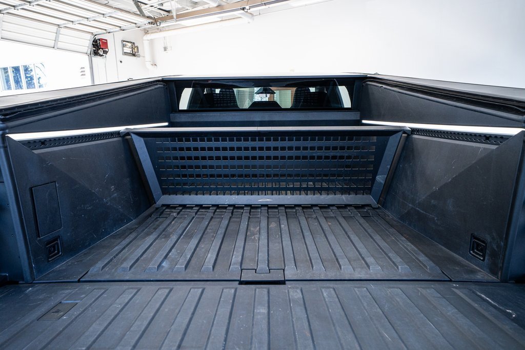Used 2024 Tesla Cybertruck AWD Crew Cab image 50