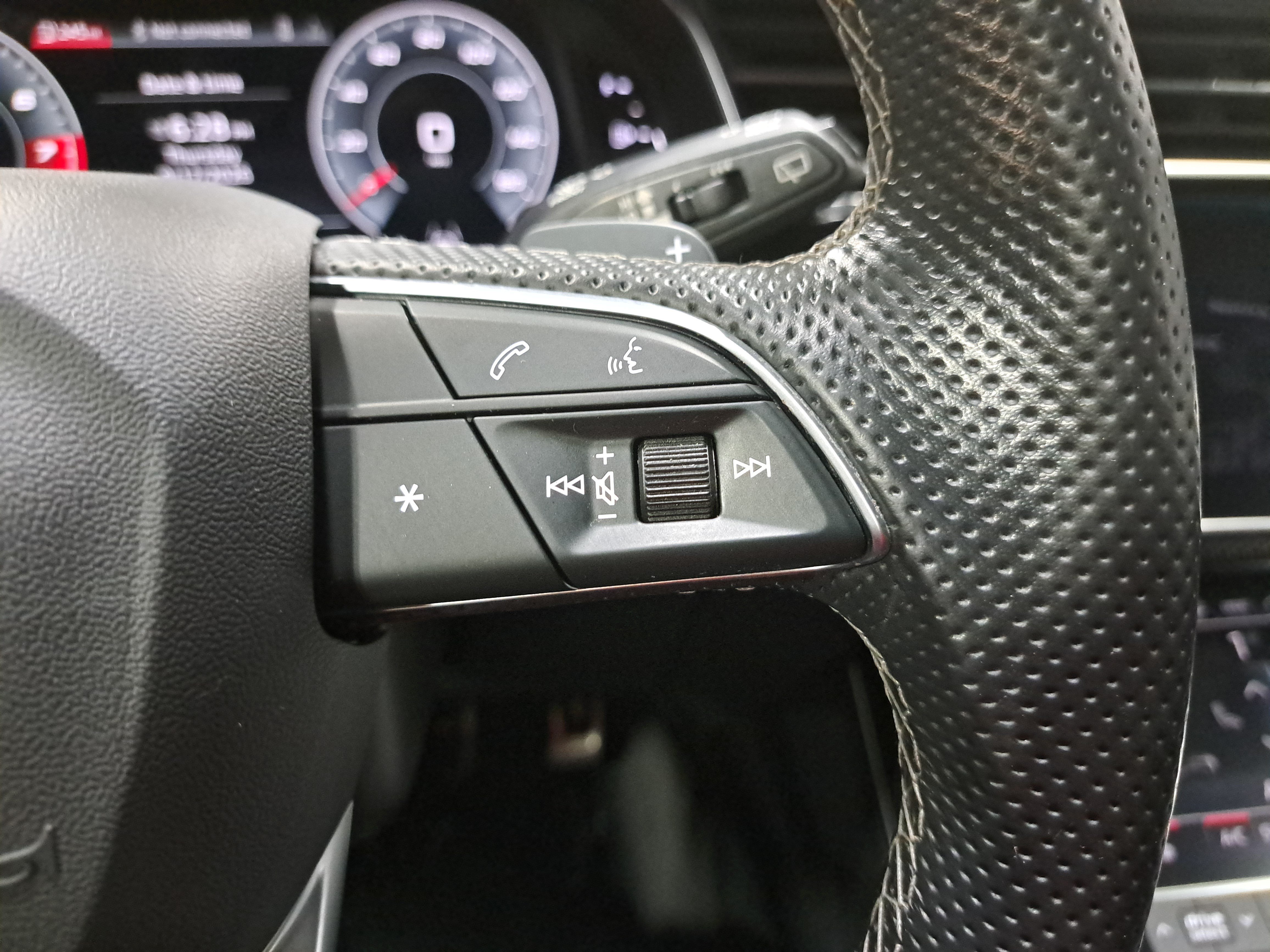 Used 2021 Audi SQ7 Premium Plus w/ Driver Assistance Package AWD/4WD image 18