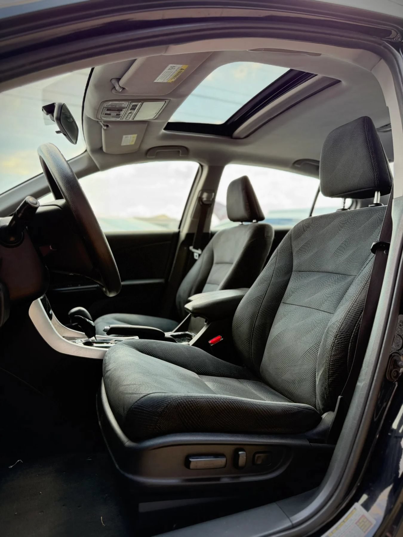 Used 2017 Honda Accord EX image 7