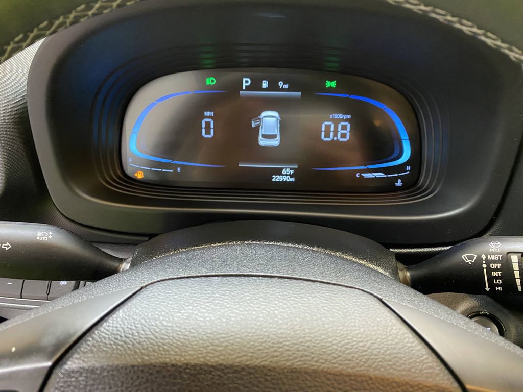 Used 2025 Hyundai Venue SEL FWD image 33