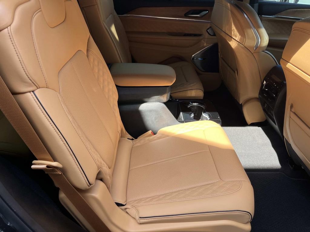 Used 2022 Jeep Grand Cherokee L Summit image 22