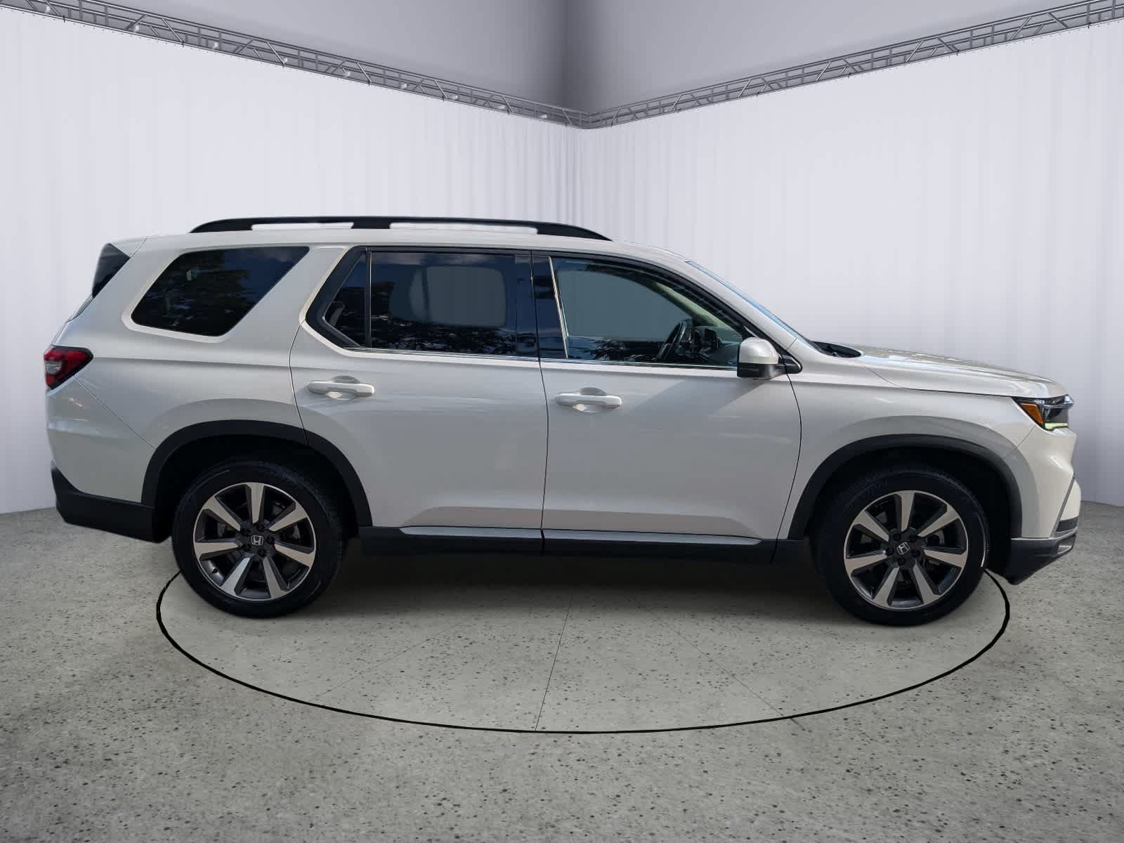 Certified 2023 Honda Pilot Elite image 2