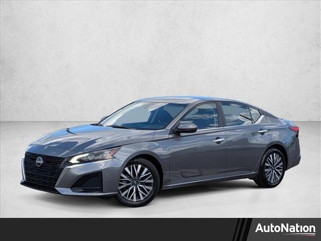 Used 2023 Nissan Altima 2.5 SV
