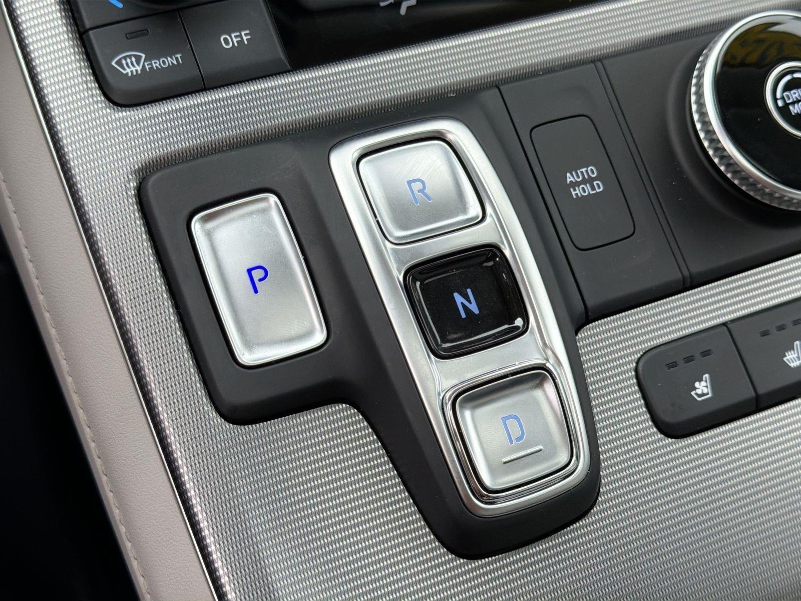 Used 2025 Hyundai Palisade Calligraphy FWD image 13