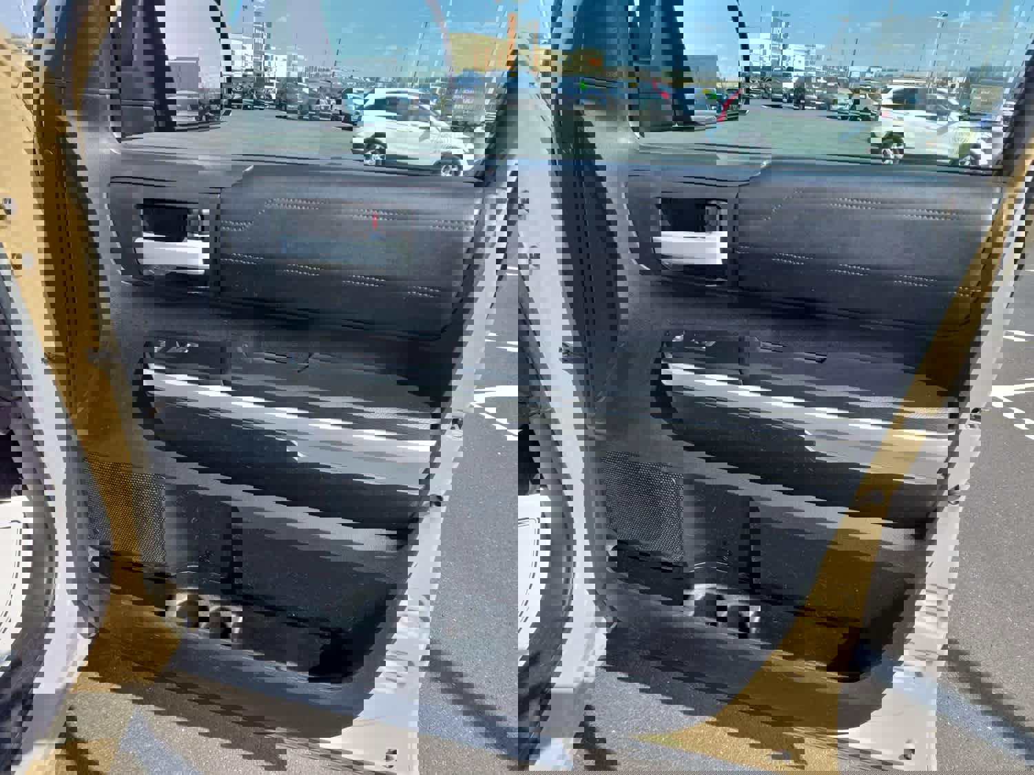 Used 2017 Toyota Tundra Limited w/ Limited Premium Package image 34