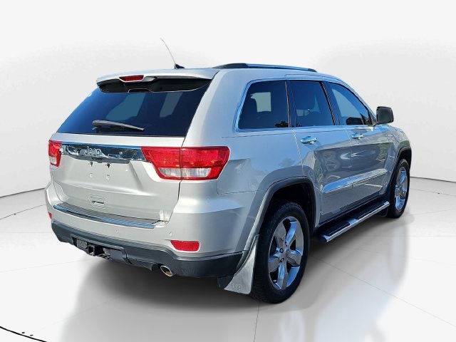 Used 2013 Jeep Grand Cherokee Overland w/ Trailer Tow Group RWD image 3