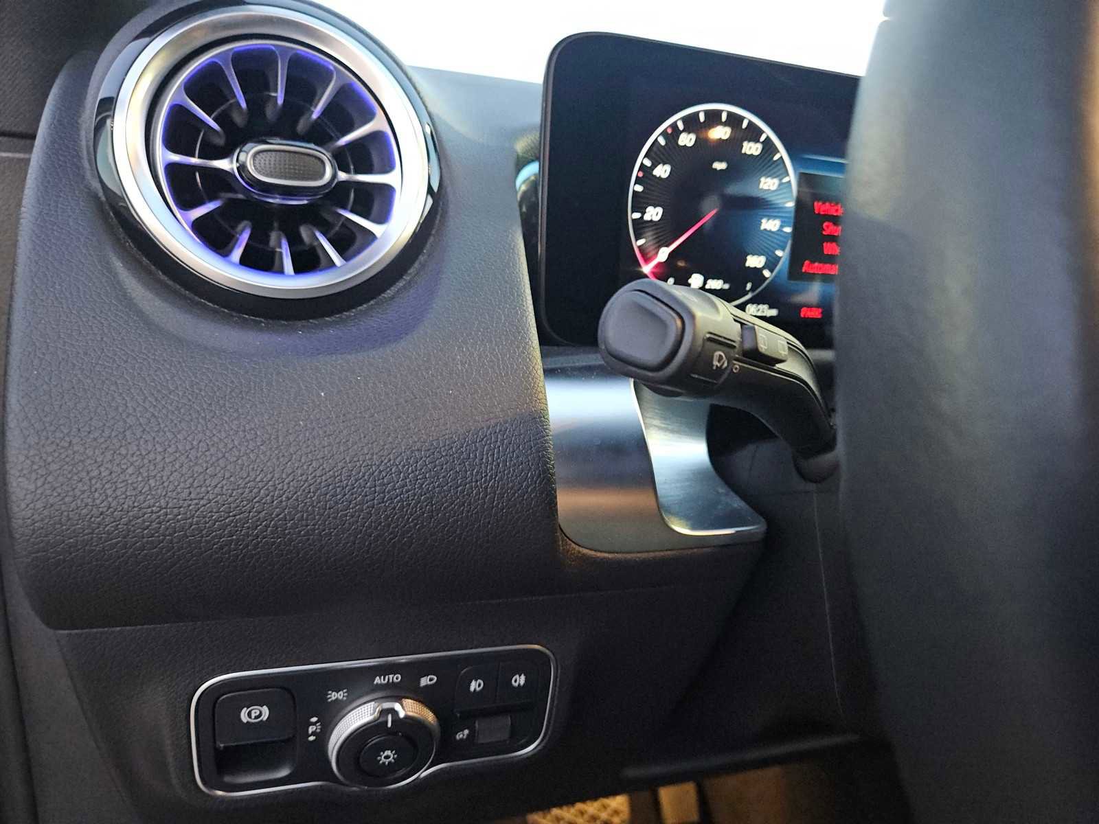 Used 2025 Mercedes-Benz GLB 250 image 18