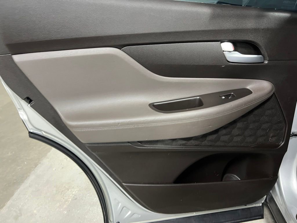 Used 2019 Hyundai Santa Fe SE FWD image 17