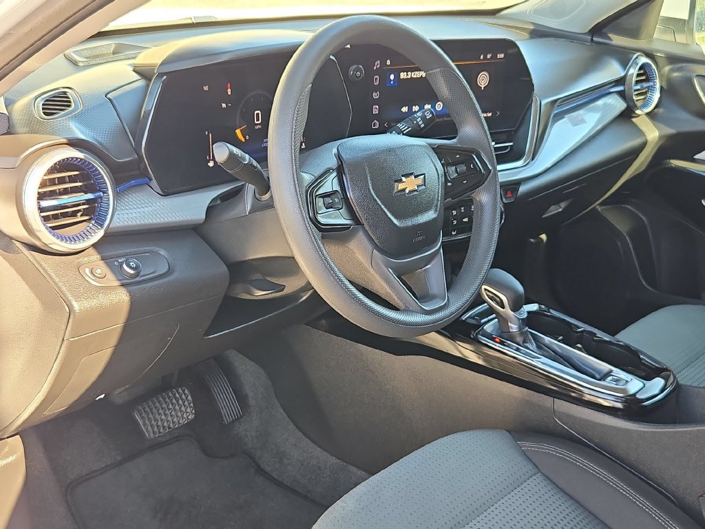 Used 2026 Chevrolet Trax LT FWD image 15