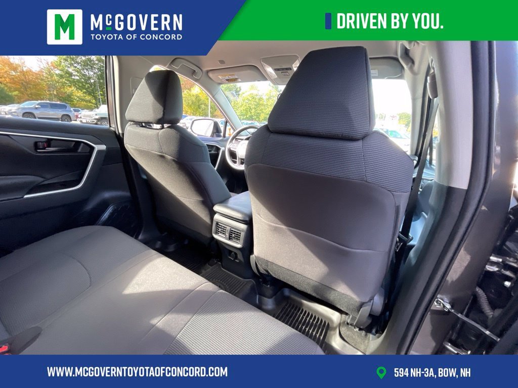 Used 2024 Toyota RAV4 LE AWD/4WD image 21