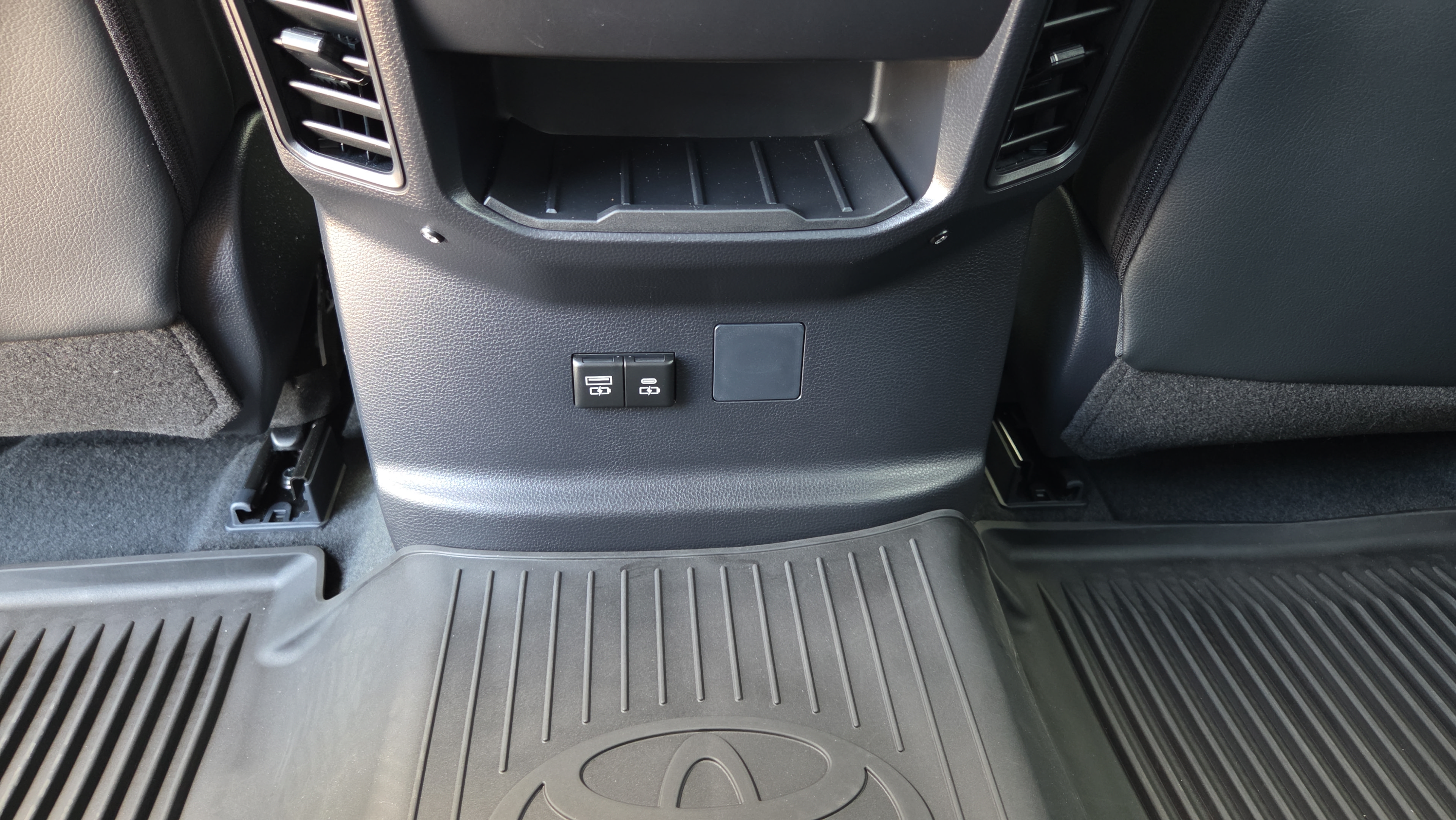Certified 2025 Toyota Tundra Limited AWD/4WD image 12