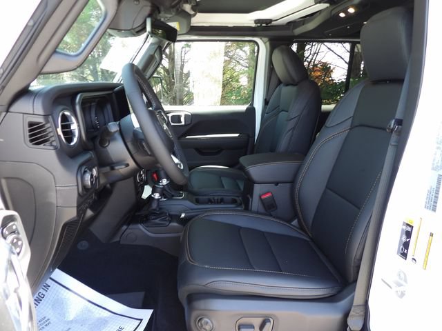 New 2026 Jeep Wrangler Unlimited Sahara AWD/4WD image 14