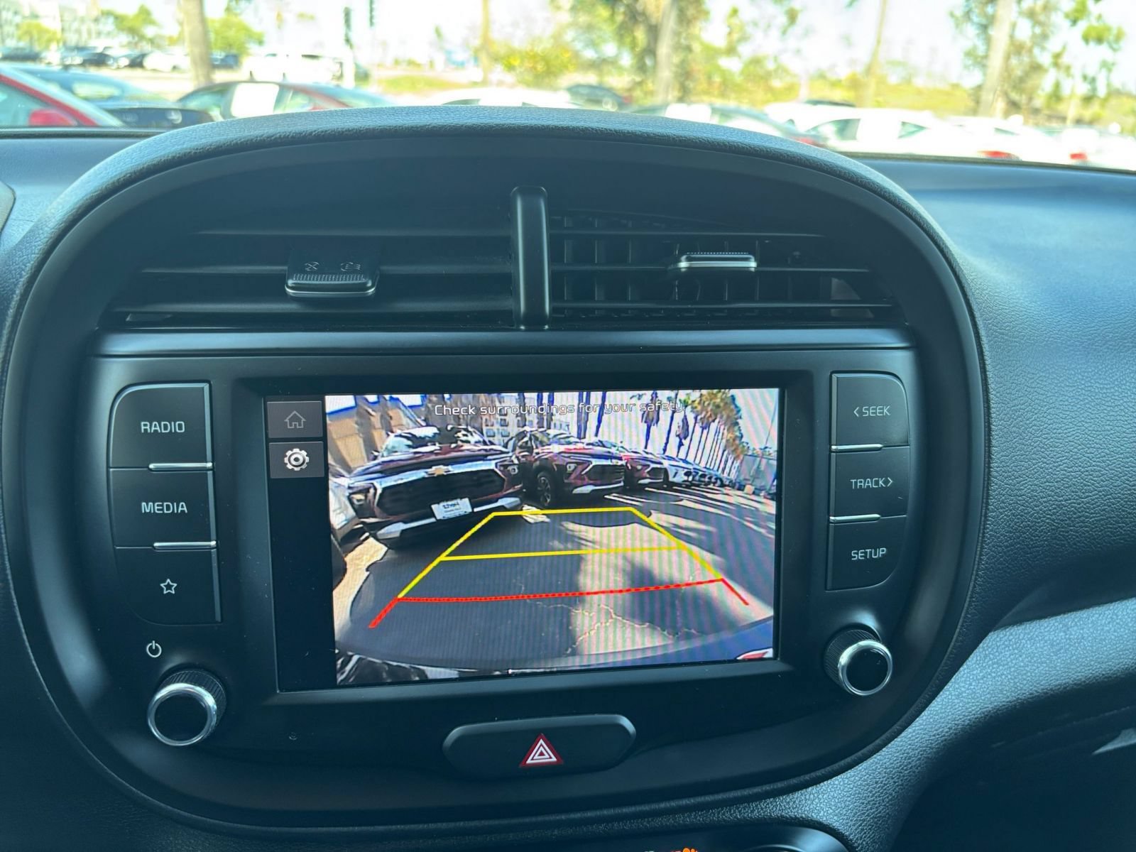 Used 2025 Kia Soul LX w/ LX Technology Package FWD image 22