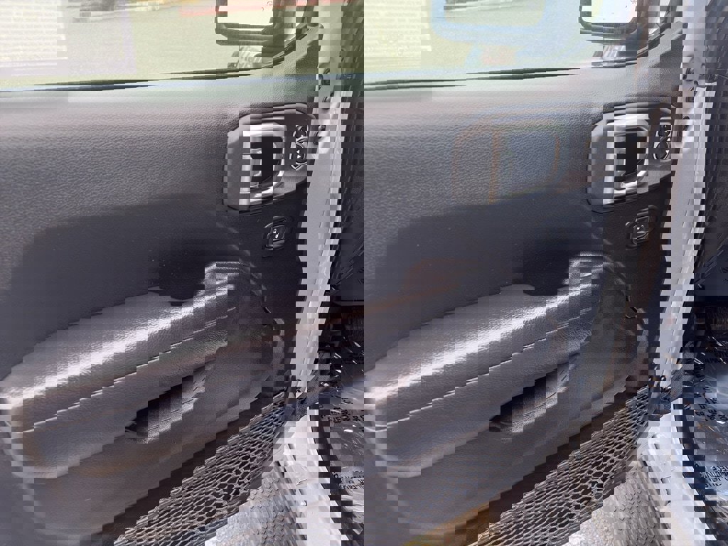 Used 2023 Jeep Wrangler Unlimited Rubicon image 8