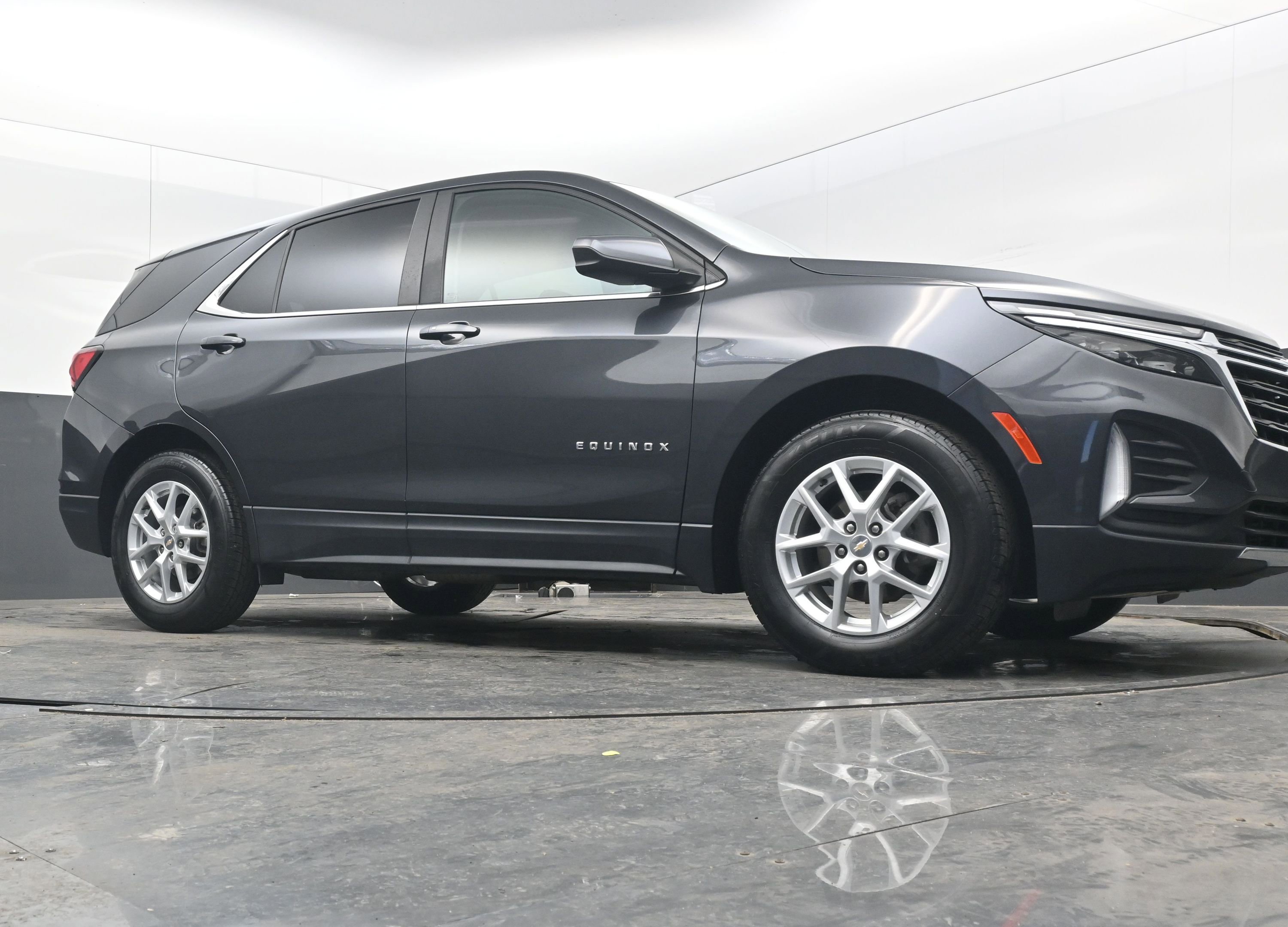 Used 2023 Chevrolet Equinox LT image 24