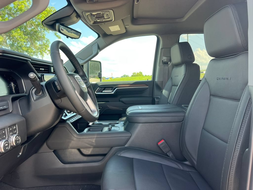 New 2026 GMC Sierra 2500 Denali w/ Denali Reserve Package AWD/4WD image 4