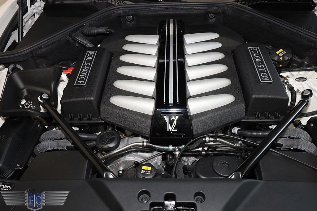 Used 2017 Rolls-Royce Dawn RWD image 40