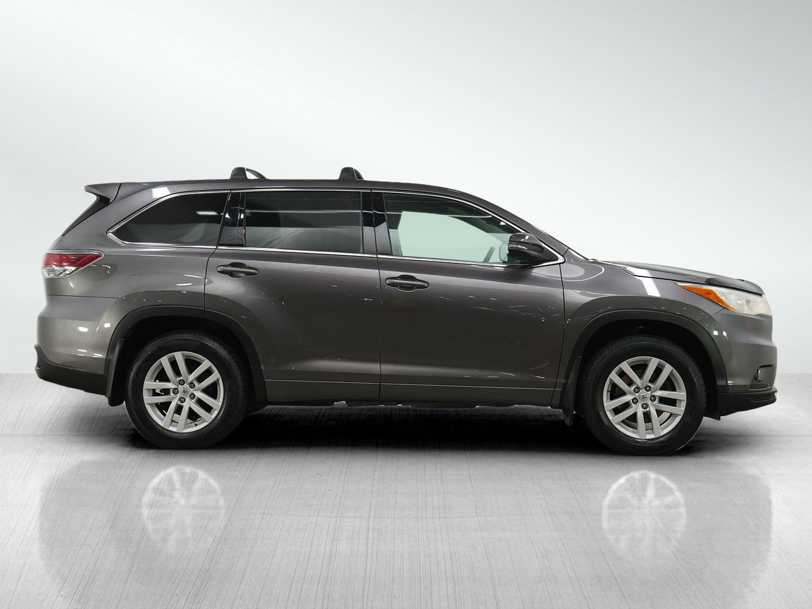Used 2015 Toyota Highlander LE AWD/4WD image 7