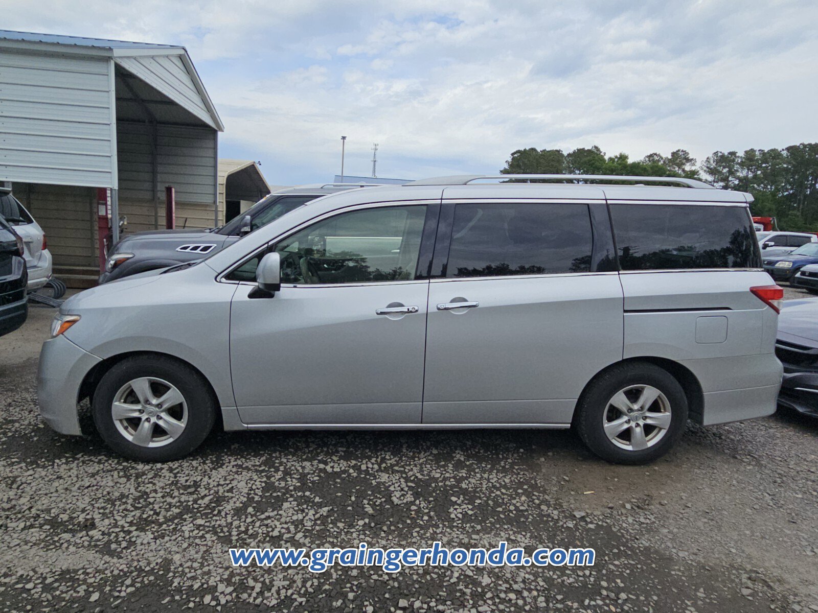 Used 2016 Nissan Quest SV FWD image 9