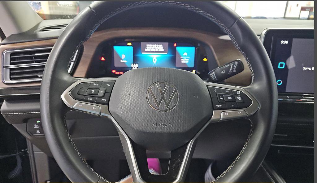 Used 2024 Volkswagen Atlas SE w/ Panoramic Sunroof Package AWD/4WD image 16