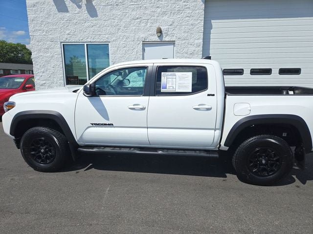 Used 2023 Toyota Tacoma SR5 AWD/4WD image 10