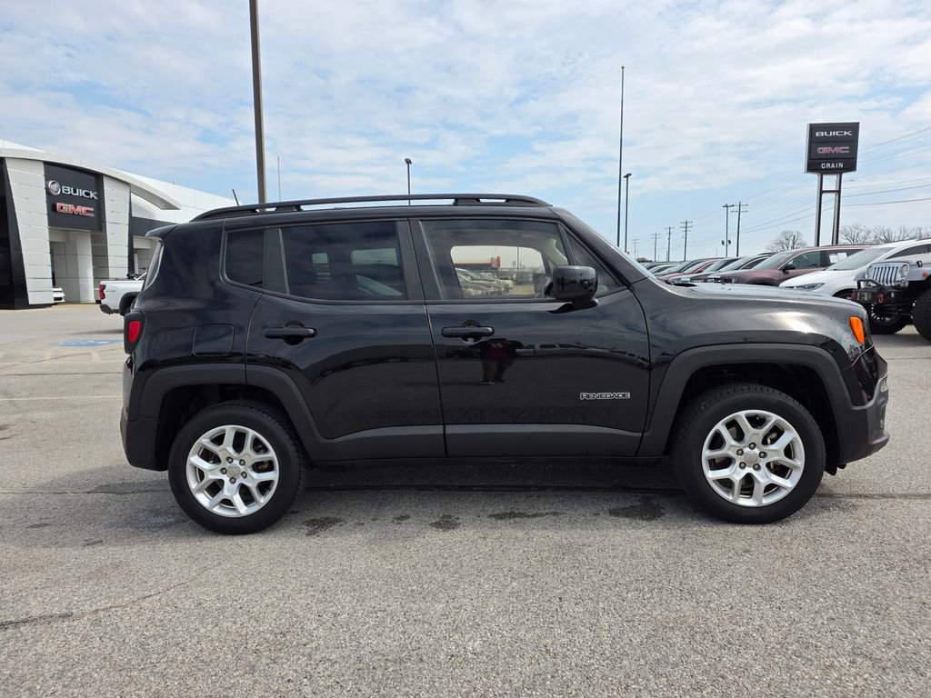 Used 2018 Jeep Renegade Latitude image 9