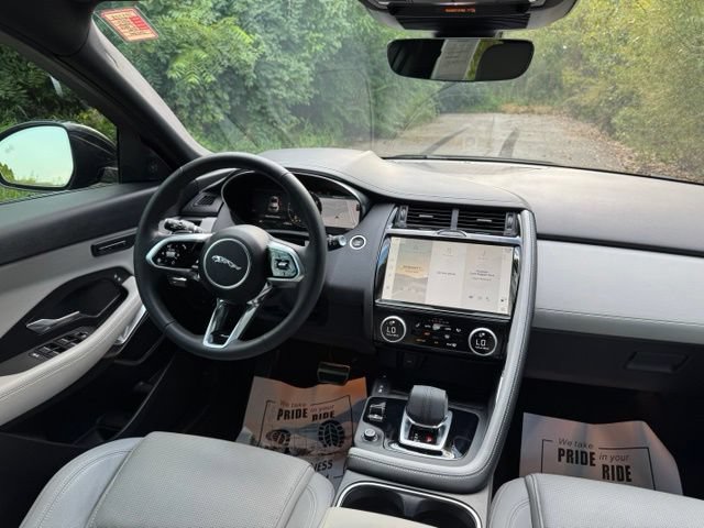 Certified 2024 Jaguar E-PACE R-Dynamic SE AWD/4WD image 28