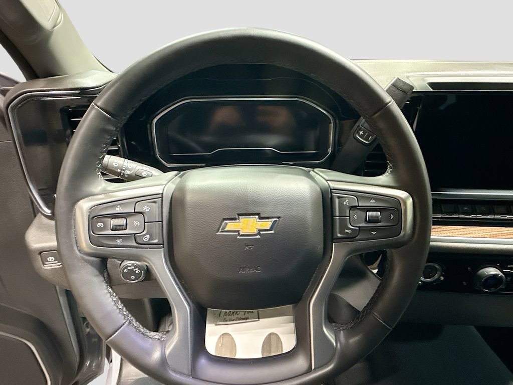 Used 2024 Chevrolet Silverado 1500 LT image 11