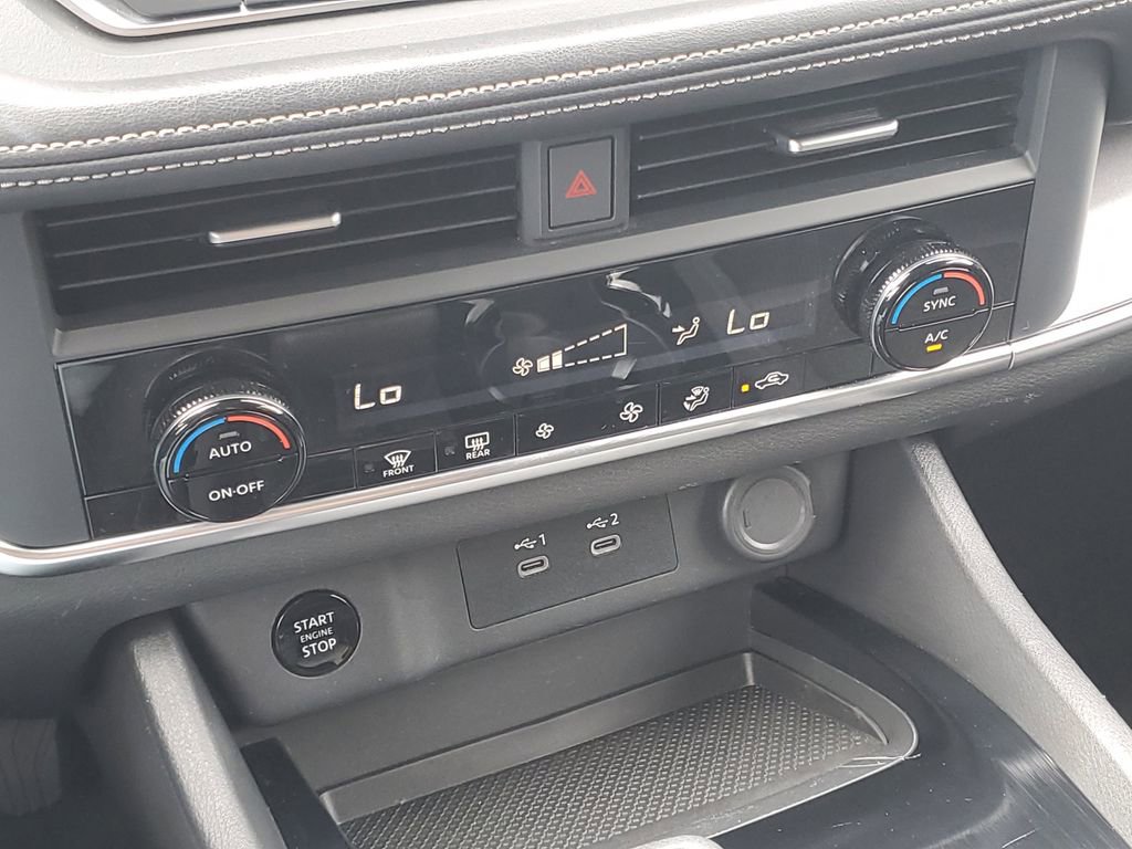 Used 2024 Nissan Rogue SV image 22