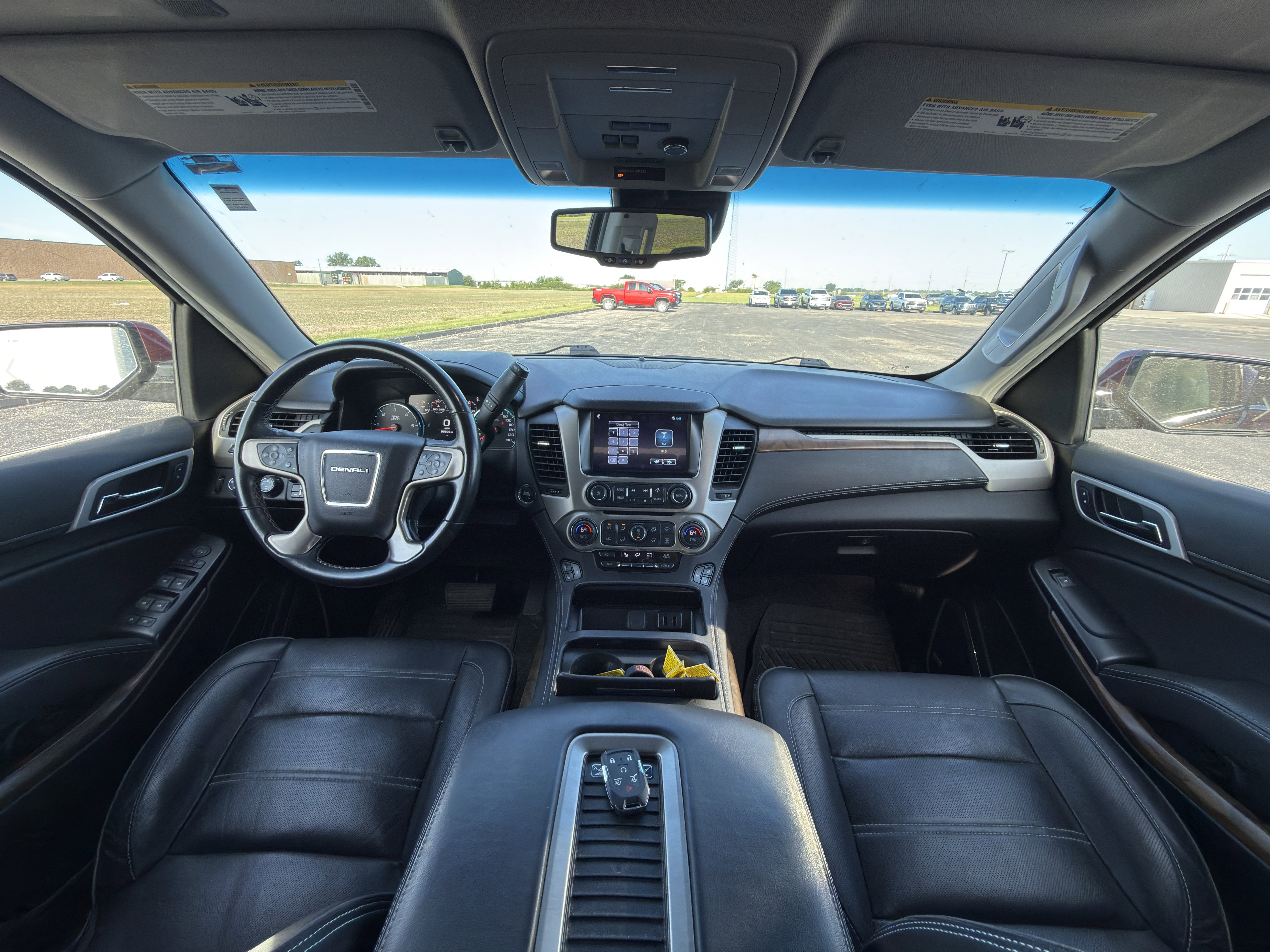 Used 2019 GMC Yukon XL Denali w/ Open Road Package AWD/4WD image 13
