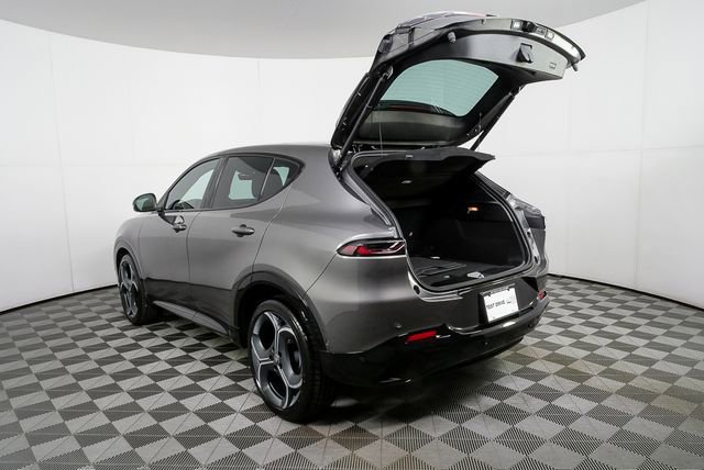 New 2026 Alfa Romeo Tonale w/ Black Premium Package AWD/4WD image 34