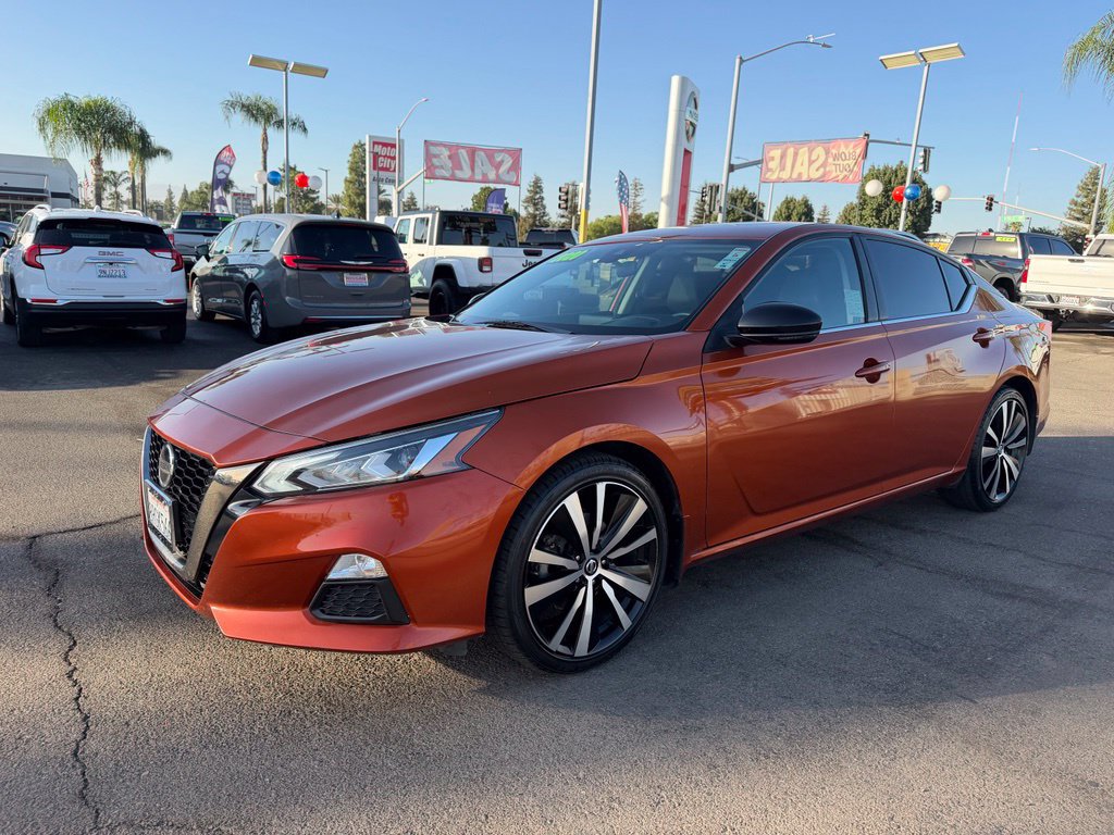 Used 2020 Nissan Altima 2.5 SR w/ Premium Package FWD image 3
