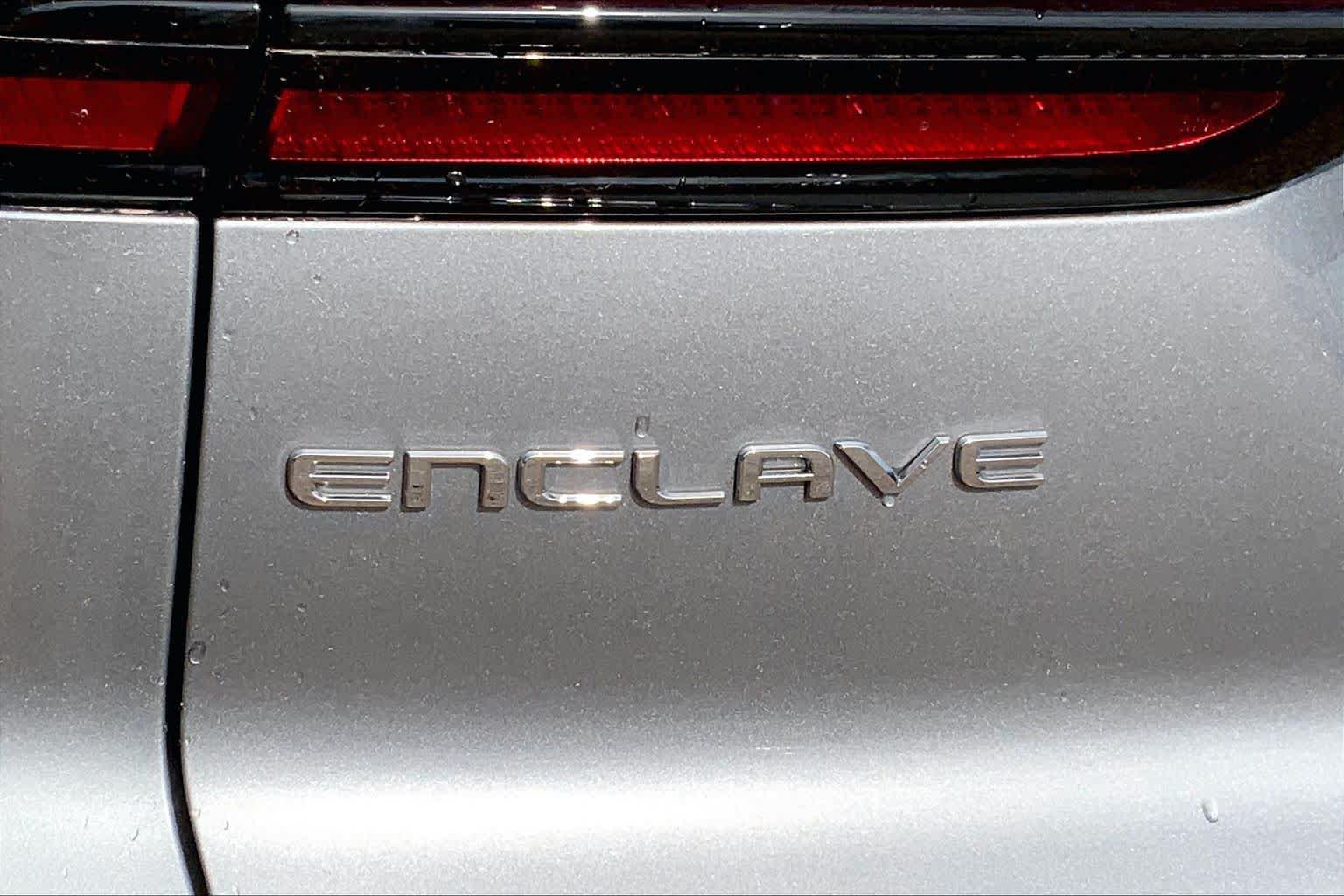 Used 2025 Buick Enclave Sport Touring FWD image 31