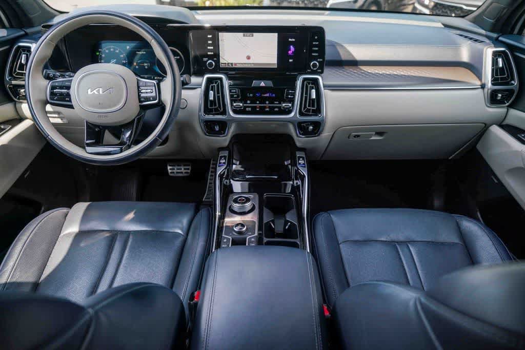 Certified 2023 Kia Sorento SX Prestige AWD/4WD image 11
