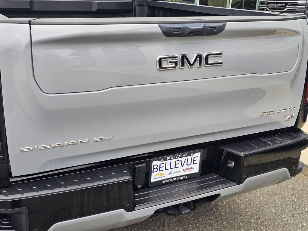 Used 2025 GMC Sierra EV Denali AWD/4WD image 15