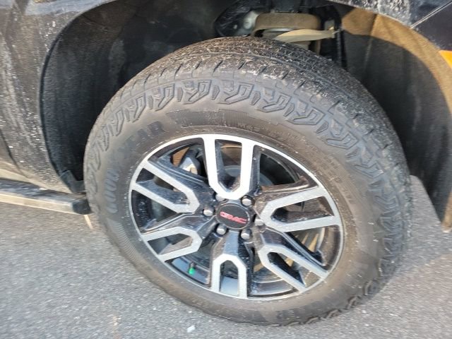 Used 2024 GMC Yukon AT4 w/ AT4 Premium Plus Package image 23