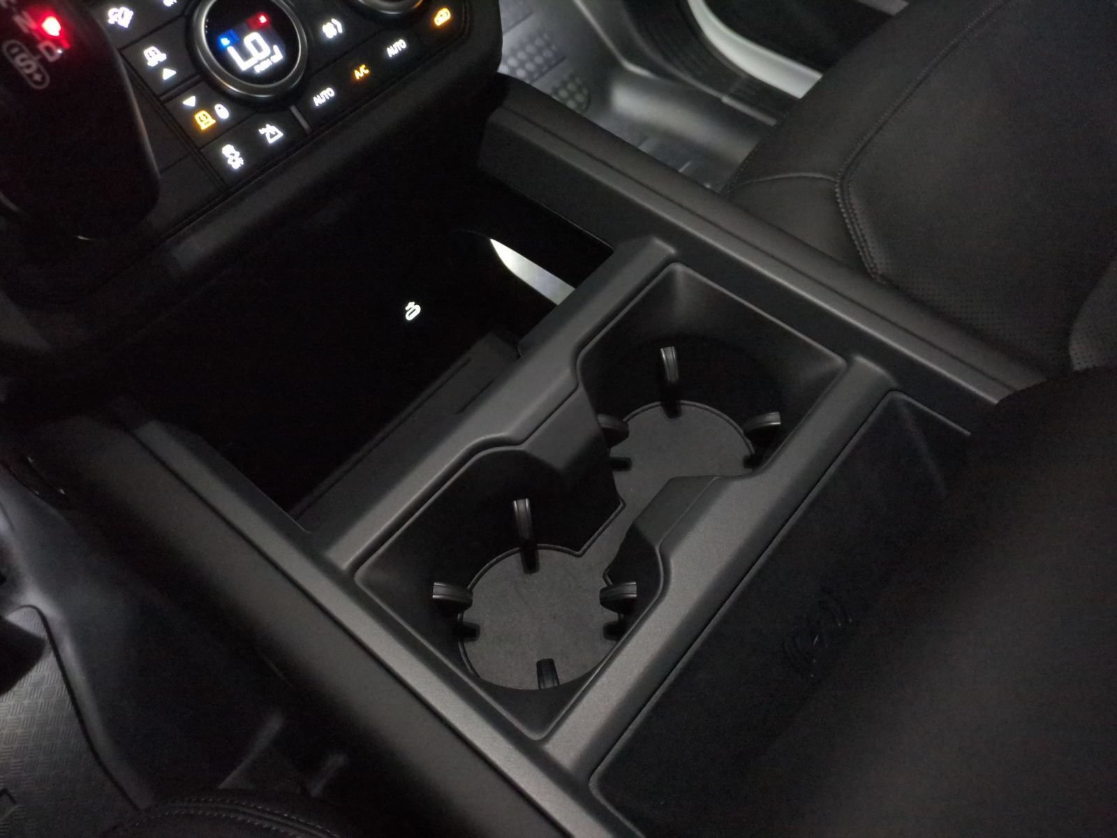 New 2026 Land Rover Defender 110 S AWD/4WD image 22