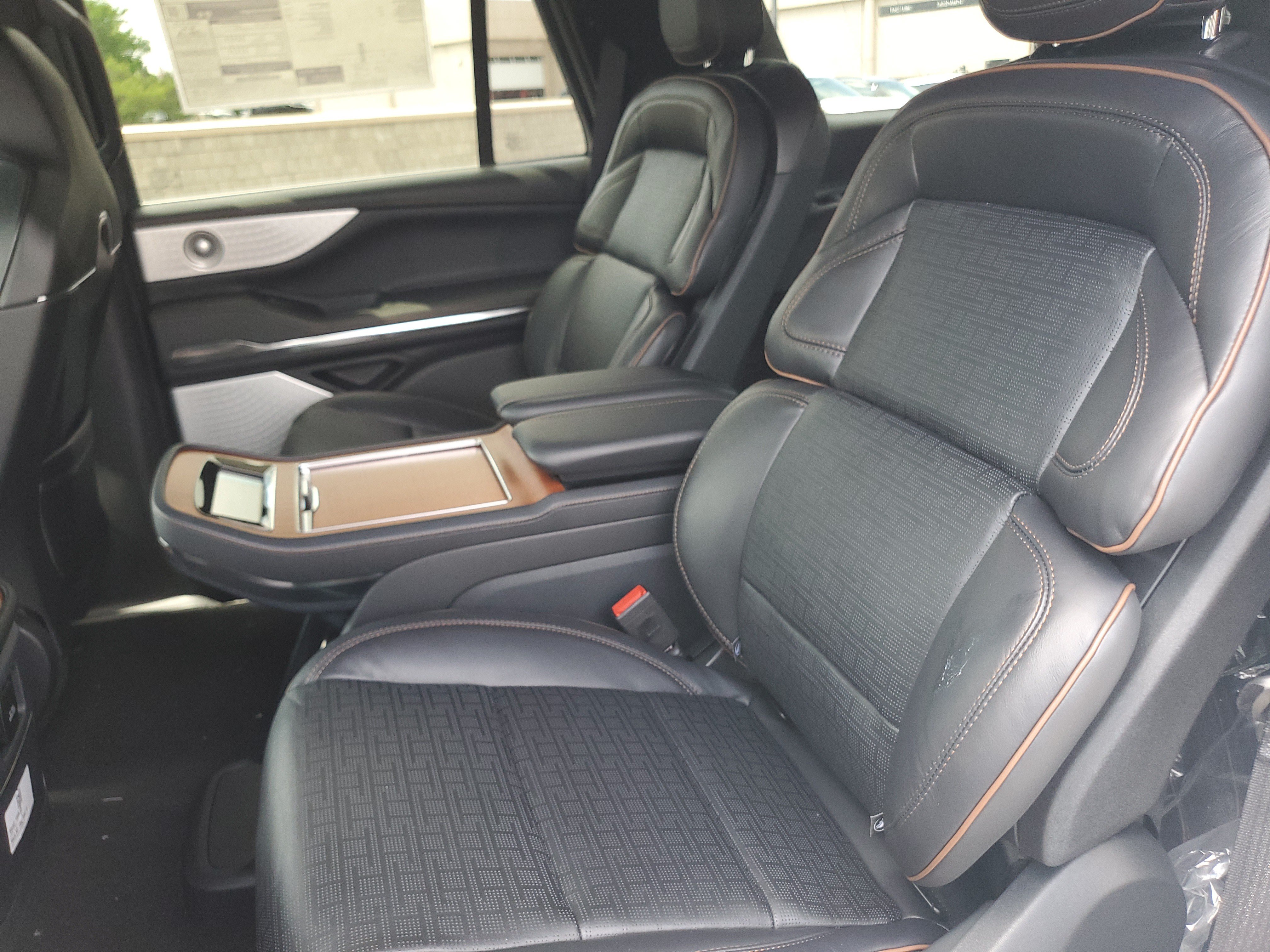 New 2026 Lincoln Navigator Black Label AWD/4WD image 30