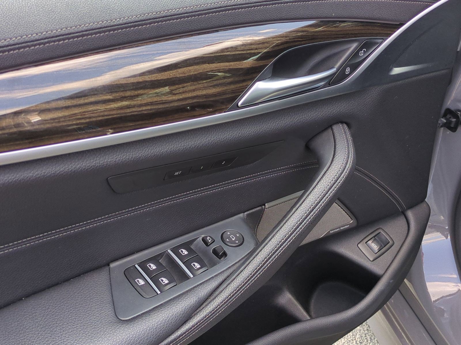 Used 2021 BMW M550i xDrive w/ Premium Package image 15