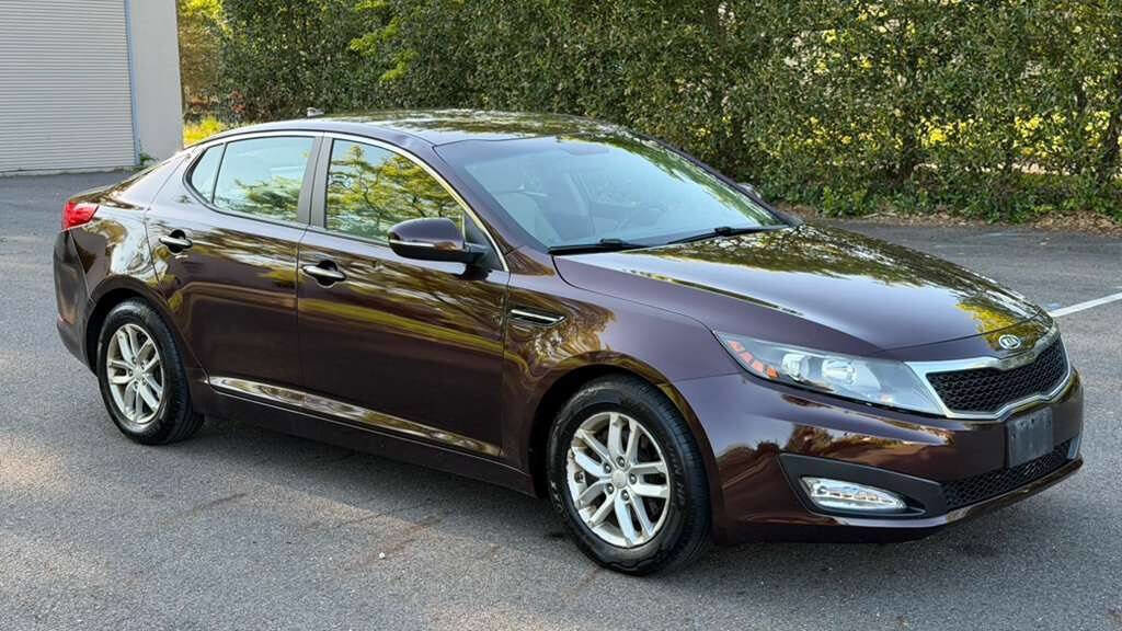 Used 2012 Kia Optima LX FWD image 8