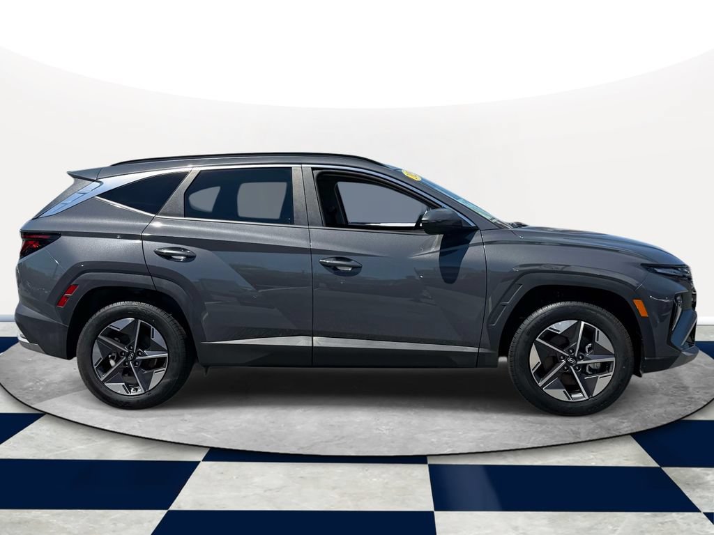 Certified 2025 Hyundai Tucson SEL AWD/4WD image 5