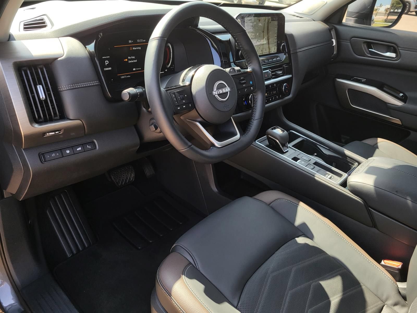 Certified 2025 Nissan Pathfinder Platinum w/ Cargo Package FWD image 26