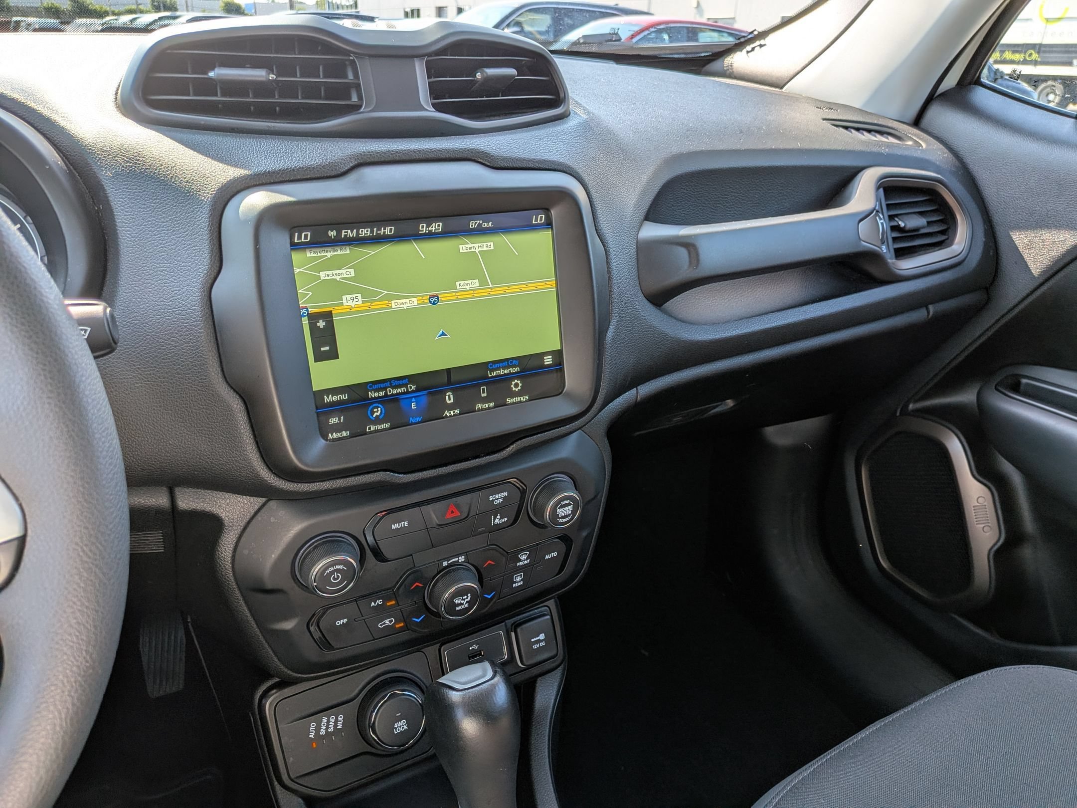 Used 2023 Jeep Renegade Latitude AWD/4WD image 22