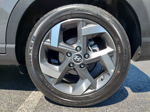 Used 2025 Hyundai Venue SEL FWD image 14