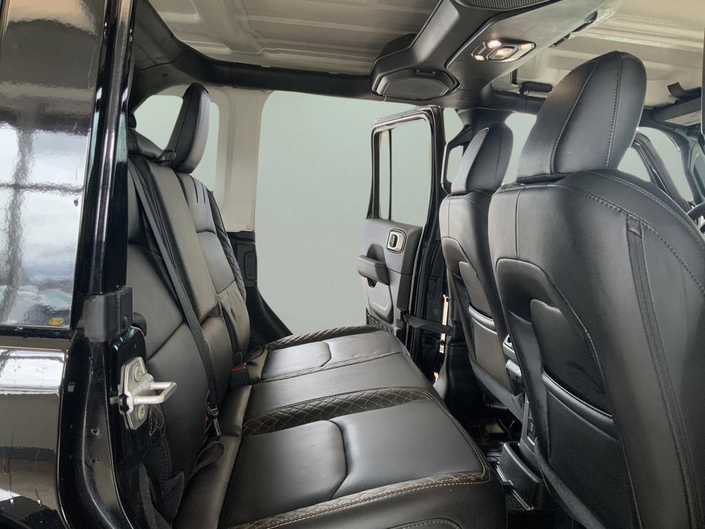 Used 2022 Jeep Wrangler Unlimited Sahara AWD/4WD image 44