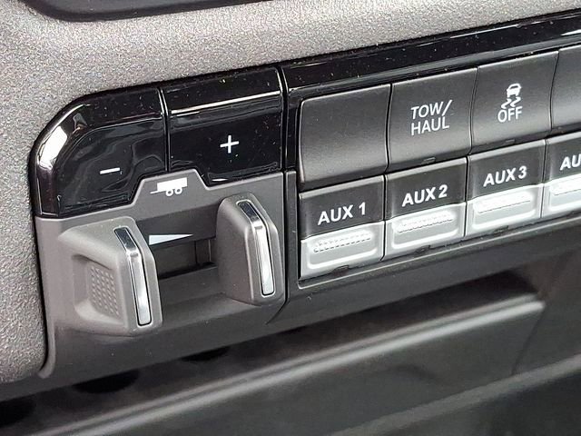 Used 2024 RAM 2500 Tradesman w/ Chrome Appearance Group image 17