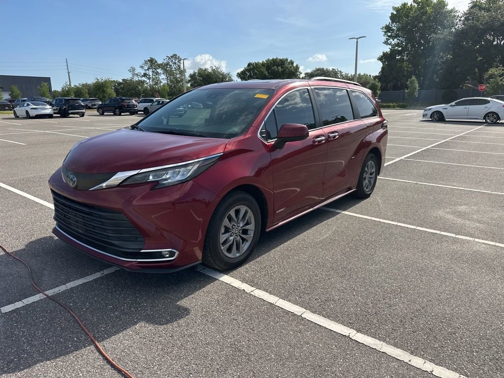 Used 2021 Toyota Sienna XLE FWD image 17